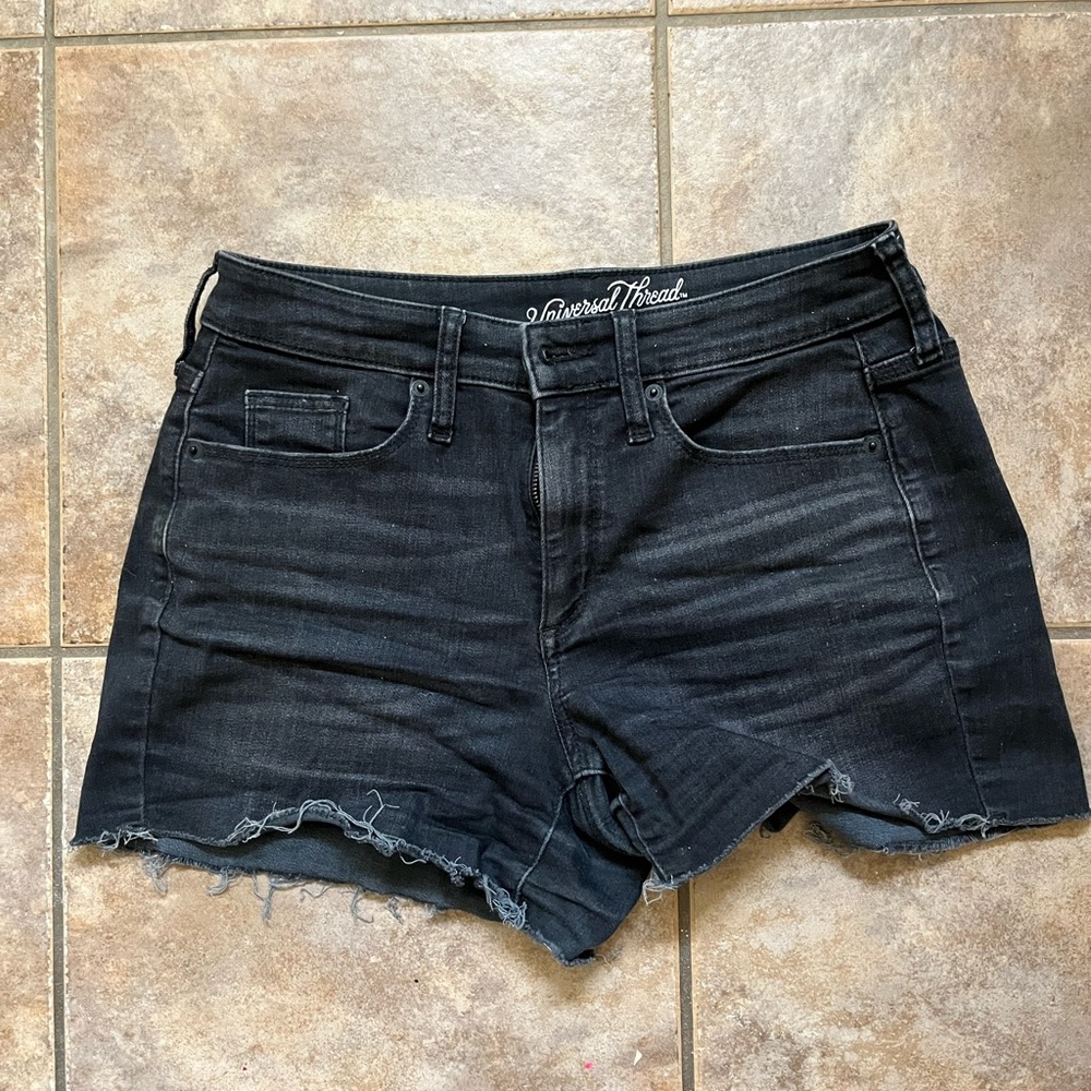 UNIVERSAL THREAD high-rise midi shorts